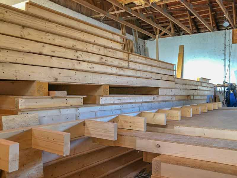 Eigene Fertigung der Bauteile für Holzhäuser